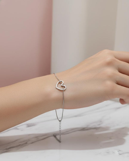 Royal Elegant Silver Heart Bracelet