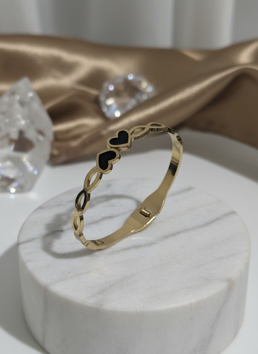 Royal Heart Bangle