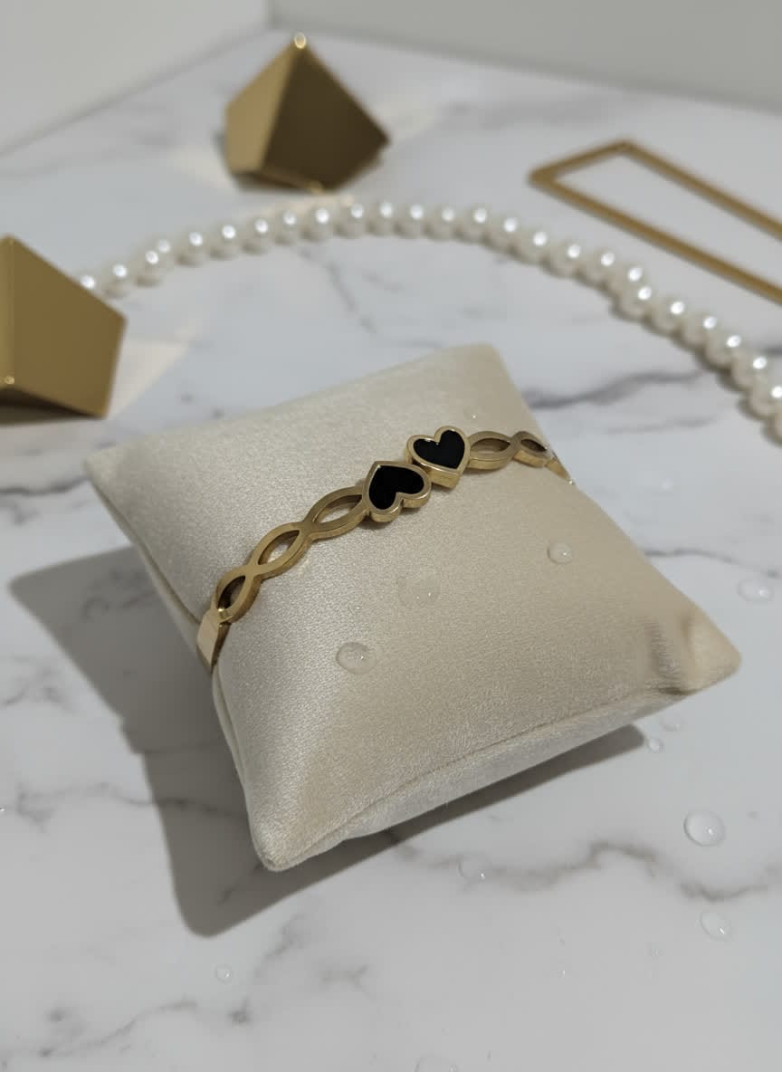 Royal Heart Bangle