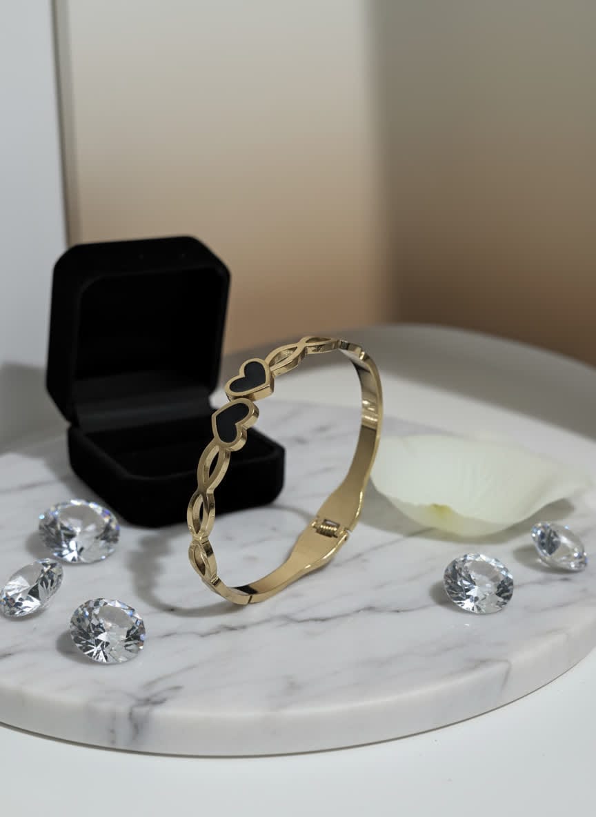 Royal Heart Bangle
