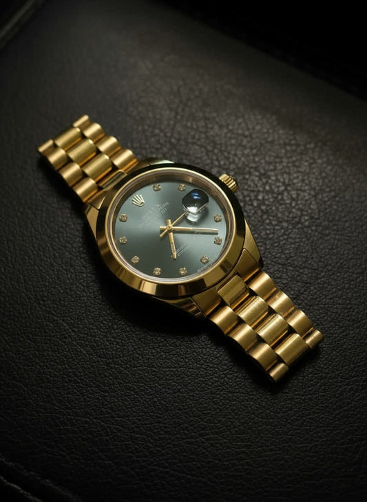 Golden Royal Watch, Subtle Green Inner Glow
