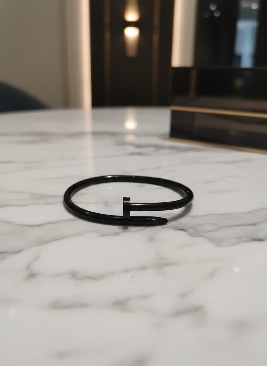 Royal Unisex Black Nail Bangle