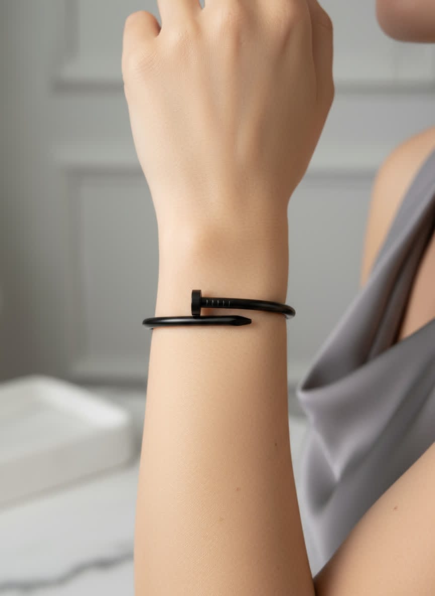 Royal Unisex Black Nail Bangle