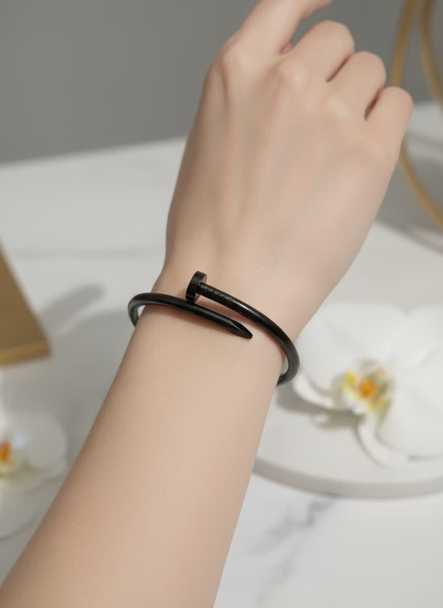 Royal Unisex Black Nail Bangle
