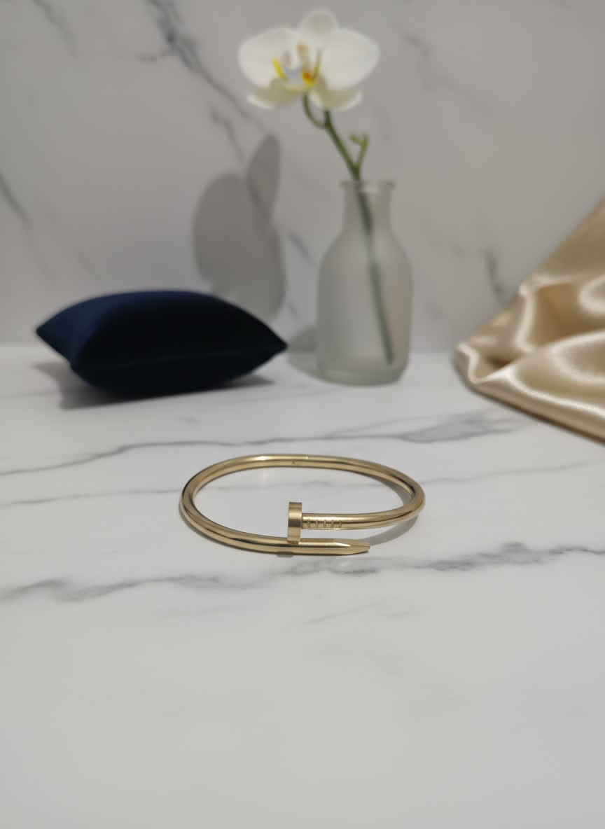 Royal Unisex Golden Nail Bangle