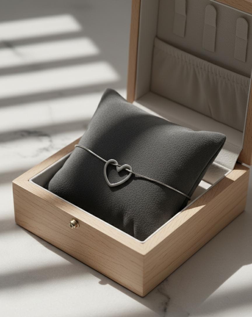 Royal Elegant Silver Heart Bracelet